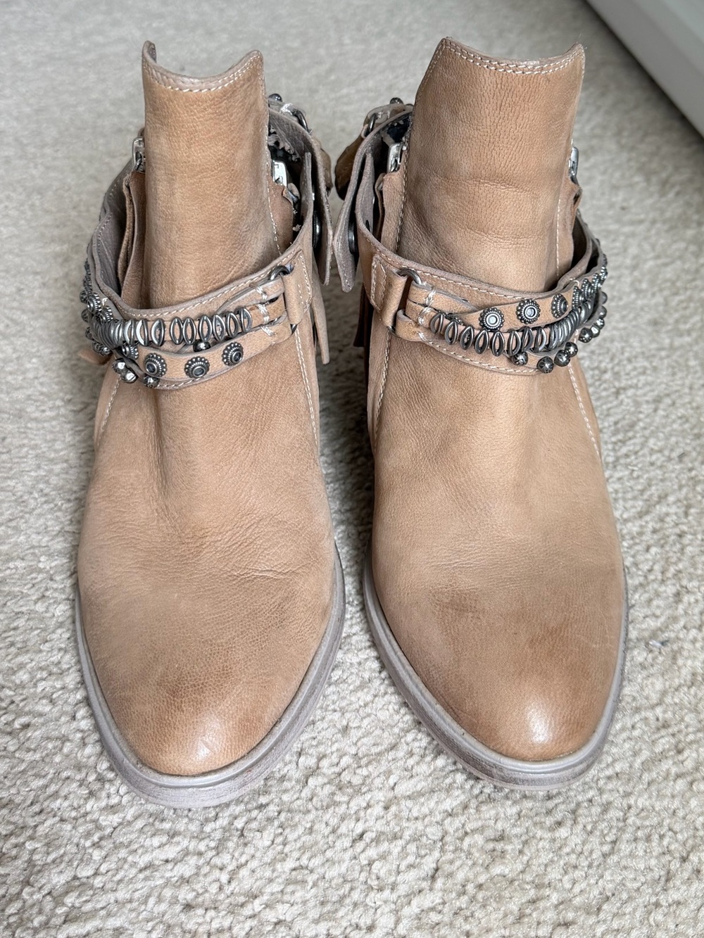 Dolce Vita Tan Western Studded Leather Ankle Booties | Size 6.5